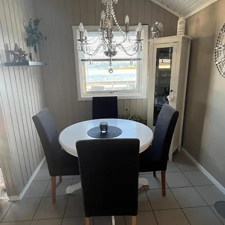 Sjohus Med En Praktfull Utsikt Bodø